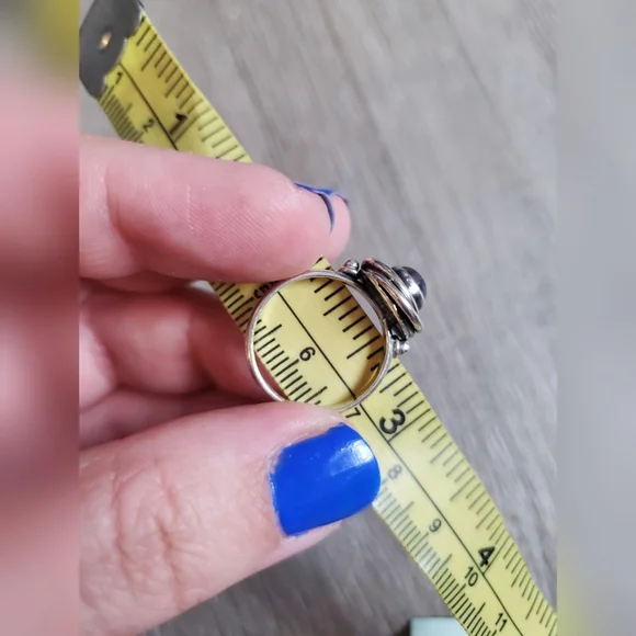 FREE W BUNDLE Amethyst silver swirl ring - Picture 3 of 3